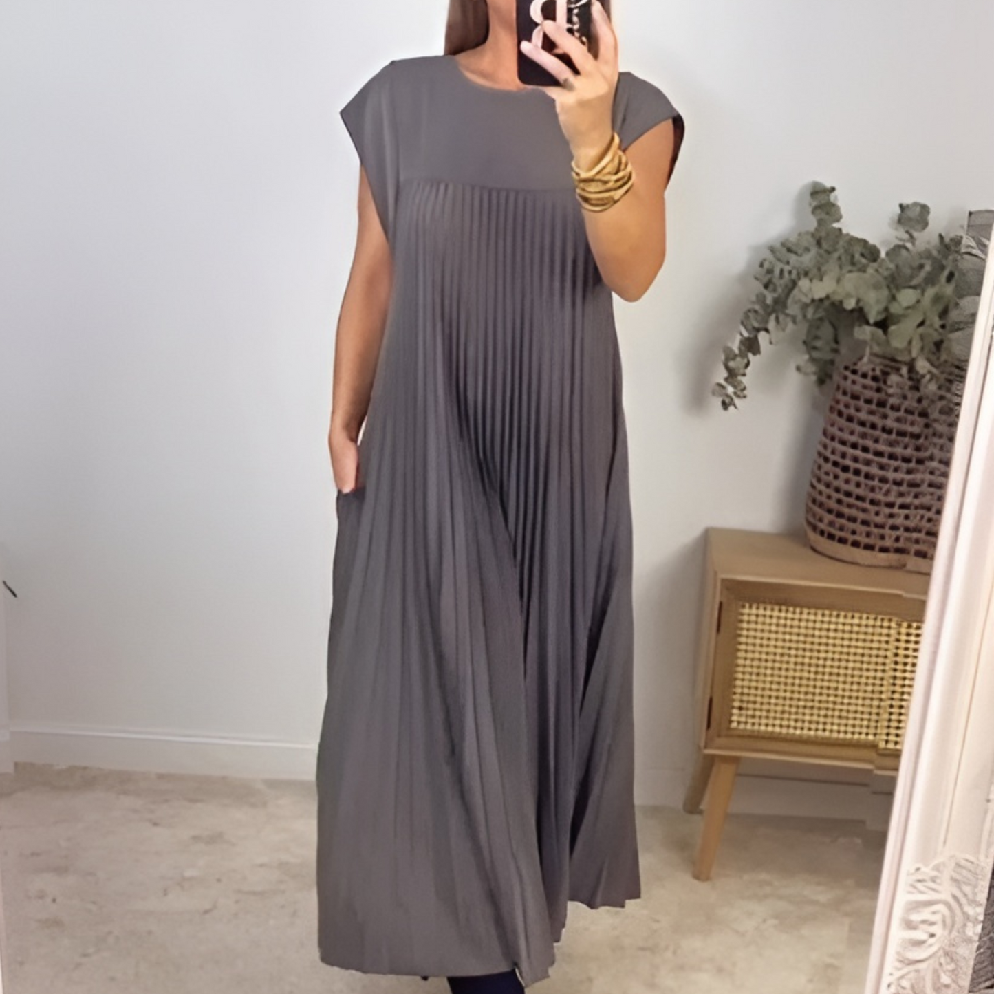 Dresses | Women’s Sleeveless Pleated Maxi Dress
